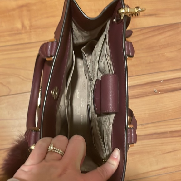 Michael kors purse and keychain - Picture 2 of 5